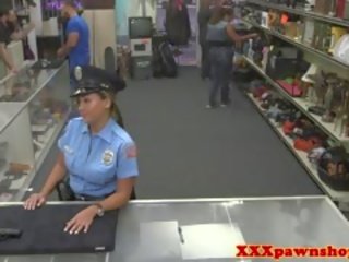 จริง pawnshop สกปรก คลิป ด้วย bigass ตำรวจ ใน ยูนิฟอร์ม