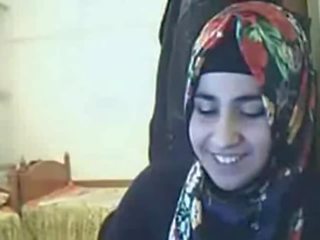 Klämma - hijab ung lady visning röv på webkamera