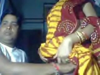 DELHI wali flirty Bhabi in saree exposed by husband for money