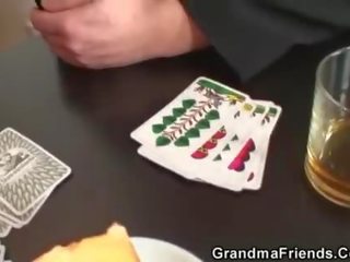 Babka hry vyzliekanie poker potom dostane dvojitý .
