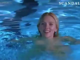 Scarlett johansson עירום ב שוחה בריכה - scandalplanet