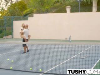 Tushy prva analno za tenis študent aubrey zvezda