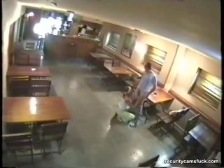 Security cam catches saperangan in bar