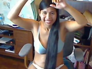 Affascinante lungo dai capelli asiatico striptease e hairplay: hd sesso clip da