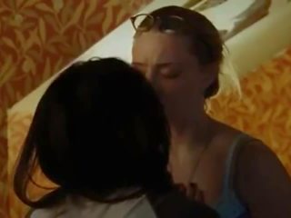 Megan zorro & amanda seyfried completo lesbianas escena