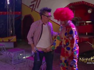 Im zirkus conny fickt håla clownen, fria högupplöst kön film 52