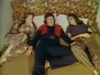 Fremde wenn wir mate 1973, kostenlos oldie orgie erwachsene film video 23