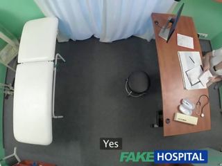 Fakehospital handy людина отримує для ебать медсестра