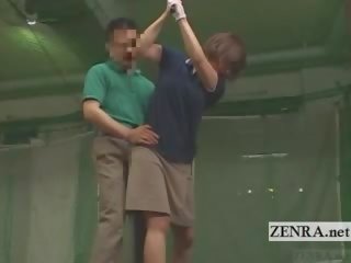 Subtitled japanska golf gunga erektion demonstration