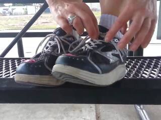 Sweaty nubile feet & toes