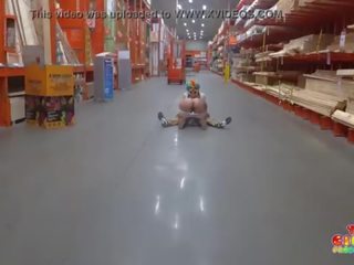 Clown gets pecker sucked in The Home Depot
