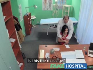Fakehospital pievilcīgs pacients ir dots the penis izārstēt uz a bid līdz lifts viņai mood